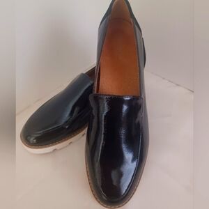 Vionic Kensley Black Patent Loafer - Size 10